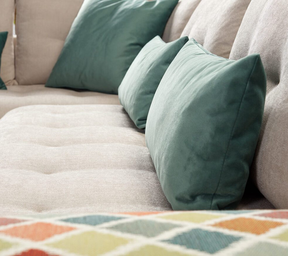 THE AMELIE SOFA