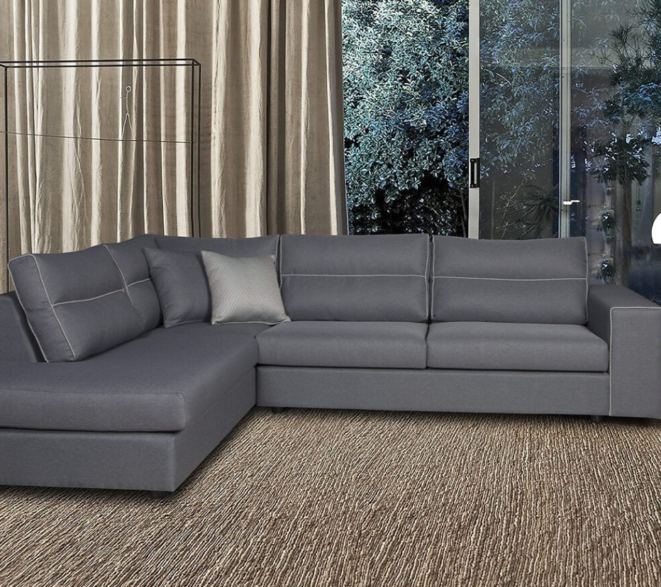 THE AMELIA SOFA