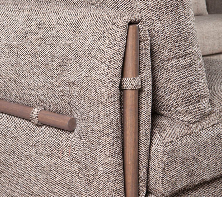 THE ΜΙΑ SOFA