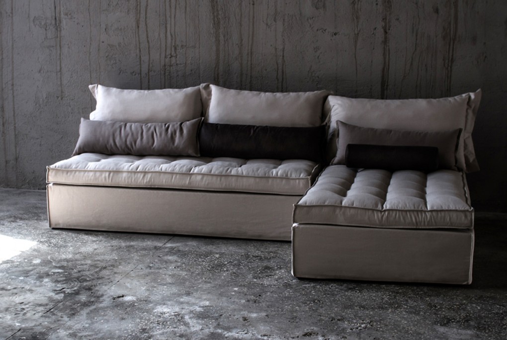 THE BUTTONS SOFA