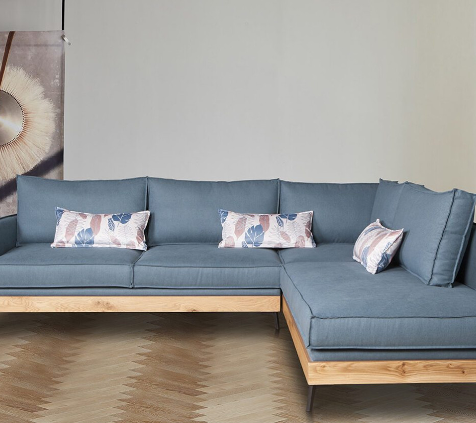 THE EVELYN SOFA