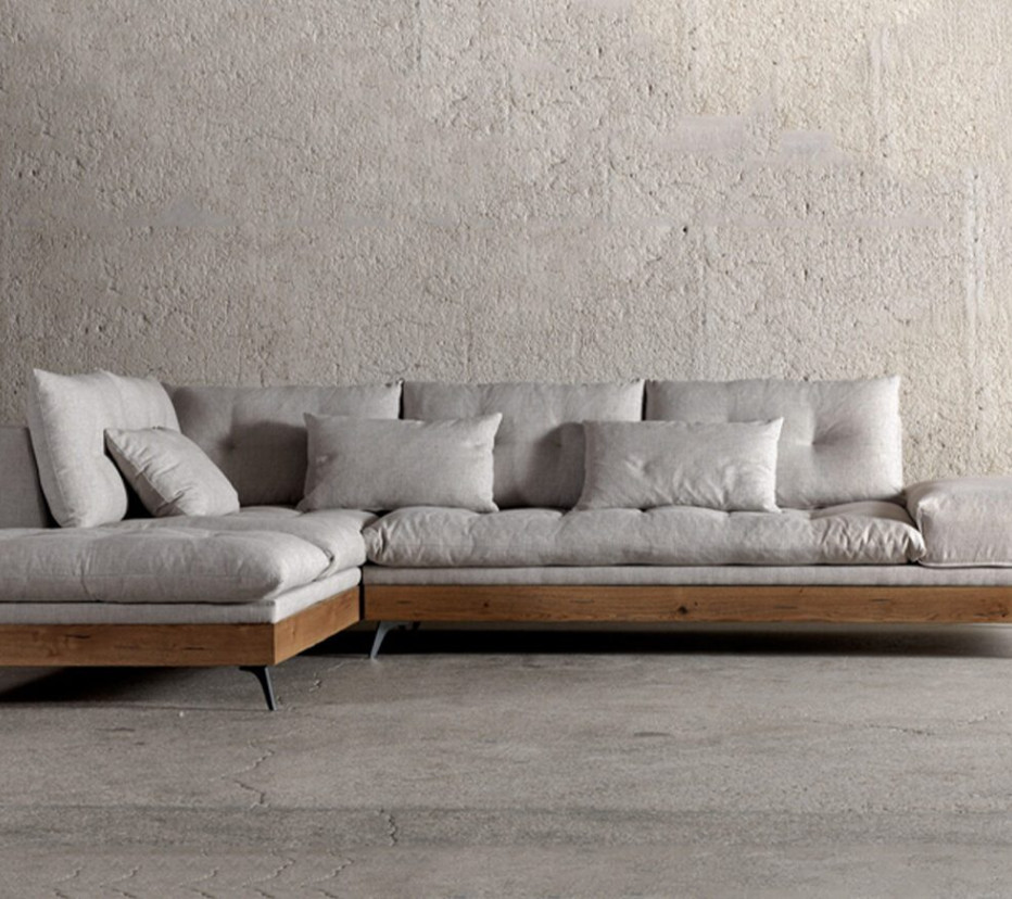 THE LOCKWOOD SOFA