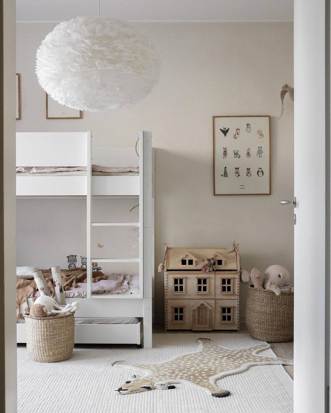 THE EOS CEILING LAMP