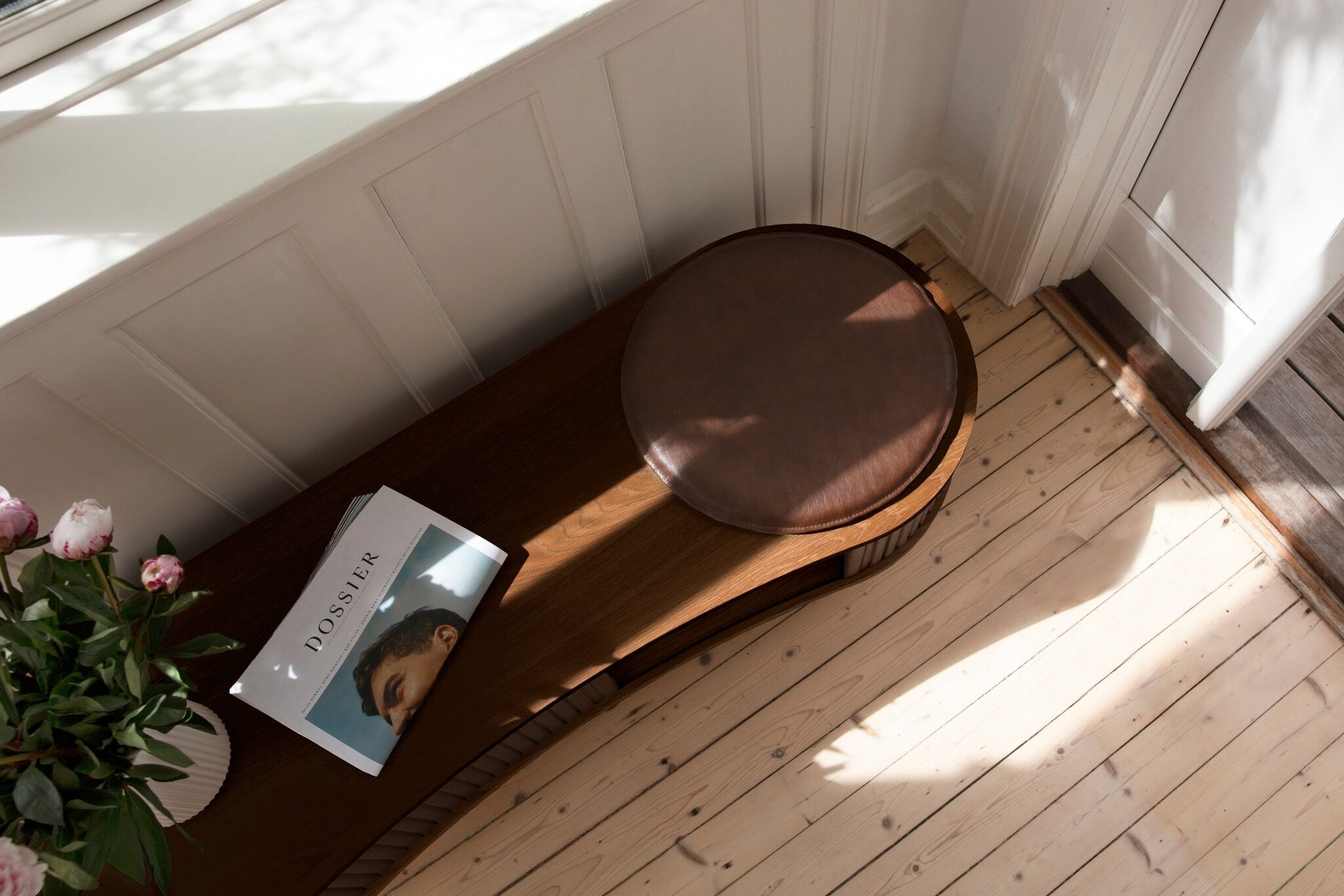 THE AUDACIOUS TV BENCH