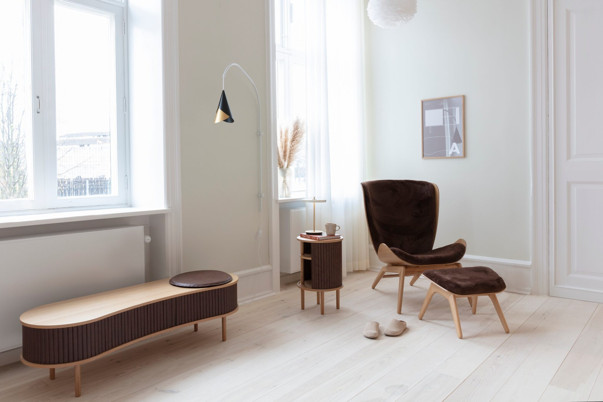 THE AUDACIOUS TV BENCH