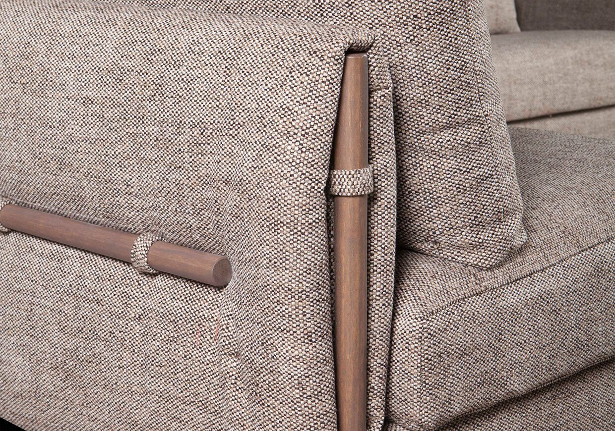 THE ΜΙΑ SOFA