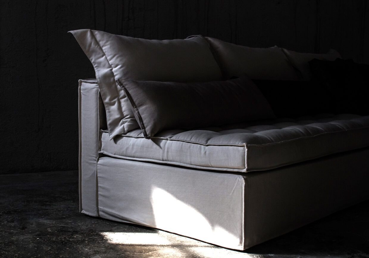 THE BUTTONS SOFA
