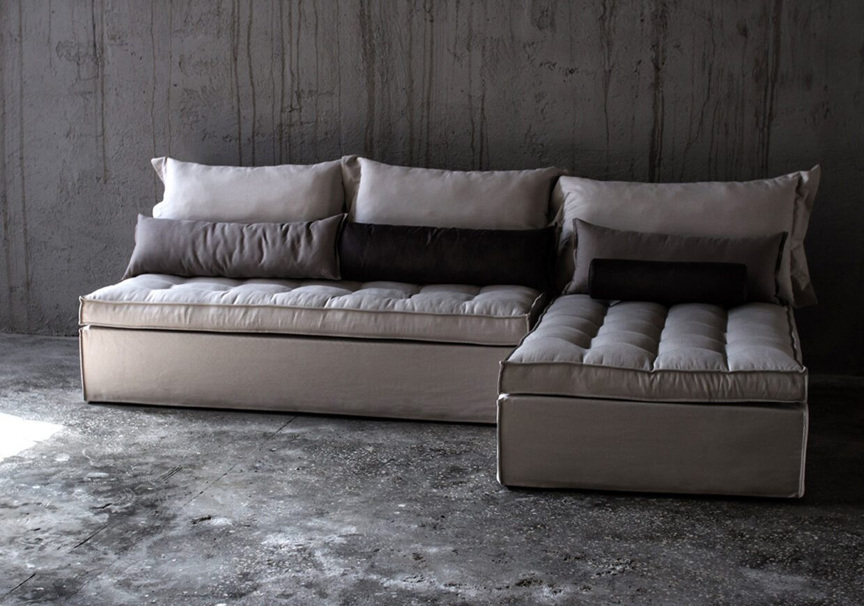 THE BUTTONS SOFA