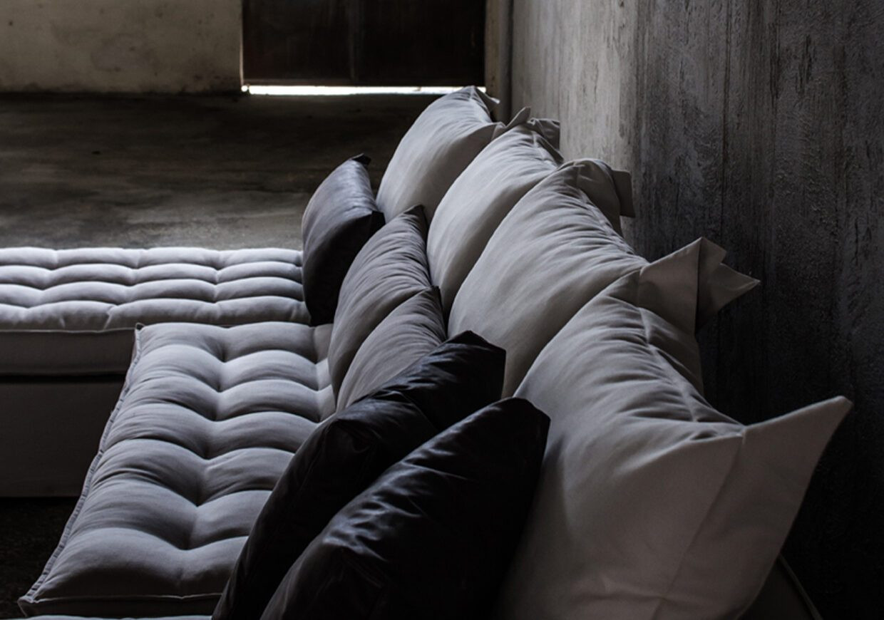 THE BUTTONS SOFA