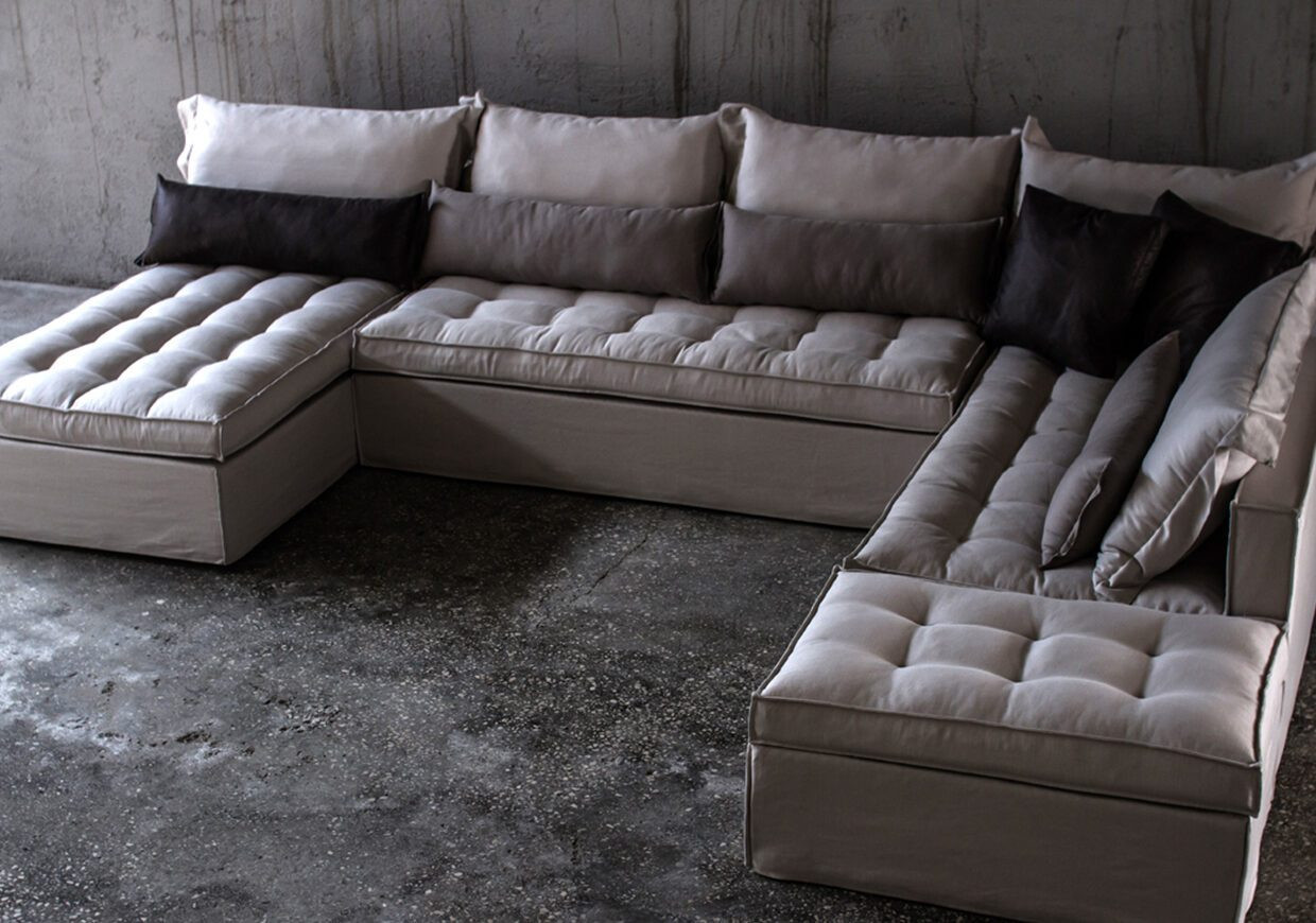 THE BUTTONS SOFA
