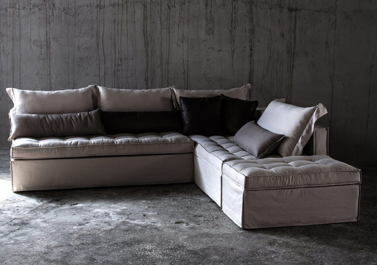 THE BUTTONS SOFA