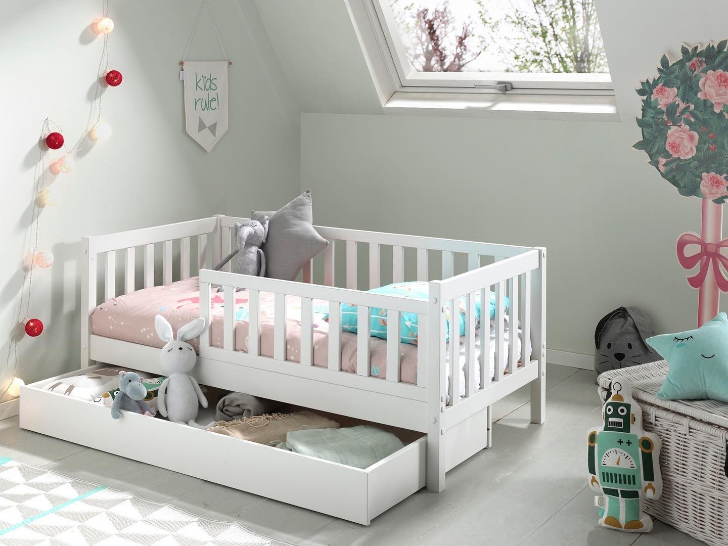 THE TODDLER KID'S BED