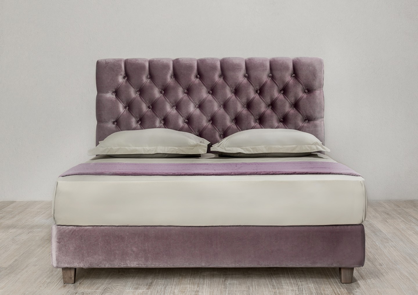 THE QUEEN BED by Elite Strom