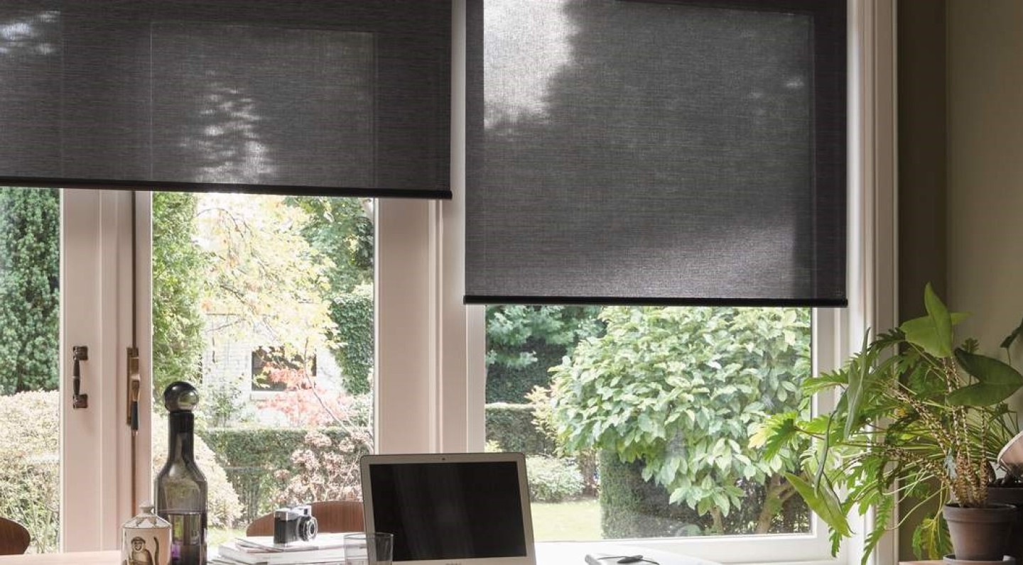 THE CLASSIC ROLLER SHADES