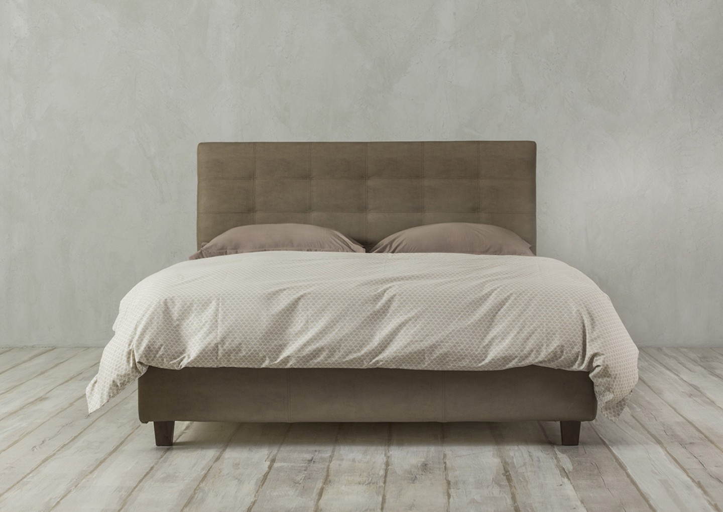 THE STUNNING BED by Elite Strom