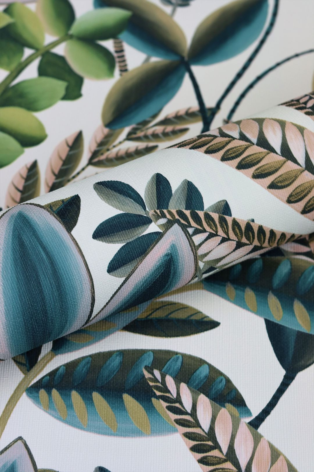 THE FLORENTINE WALLPAPER