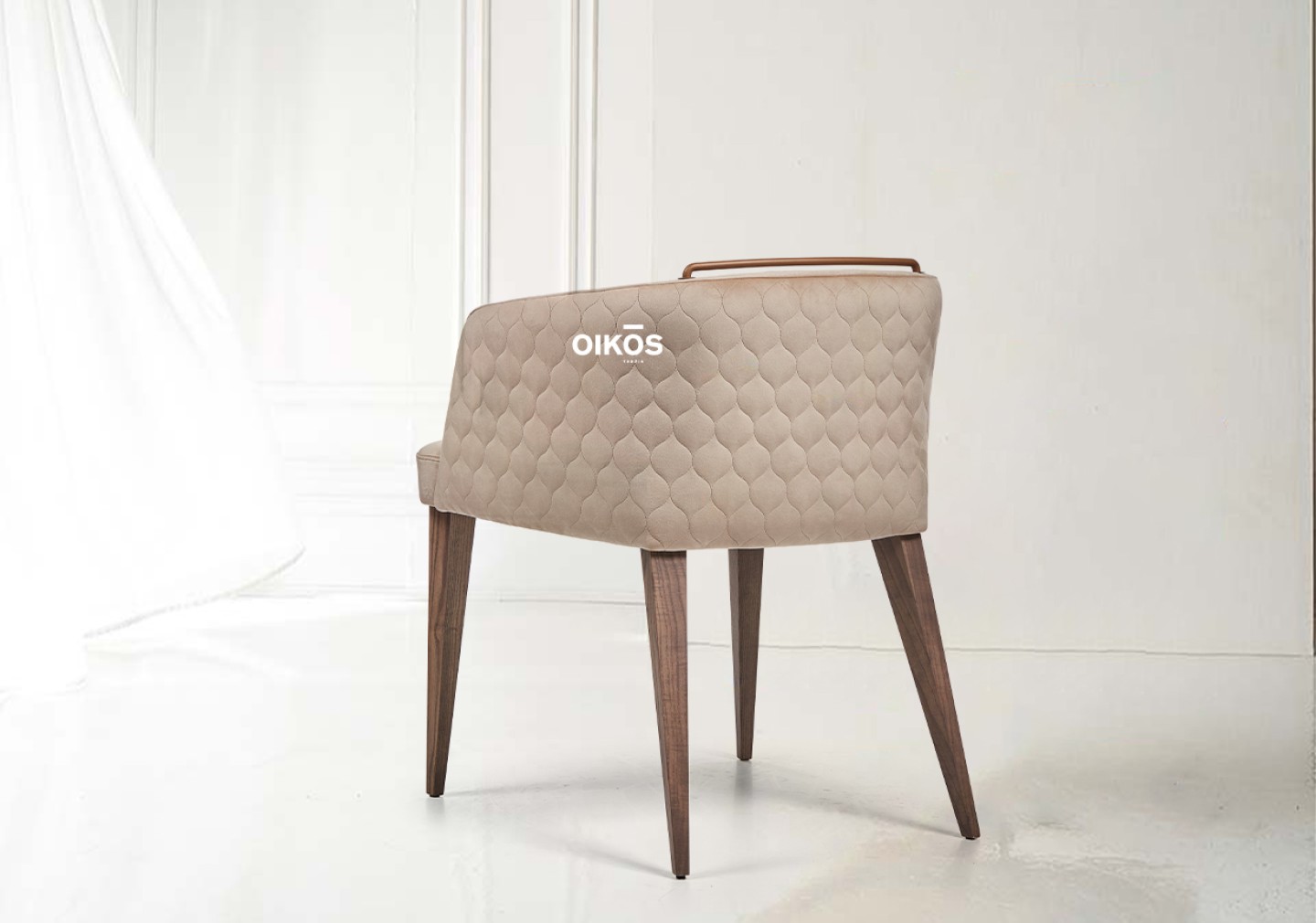 THE NEIGE DINING CHAIR
