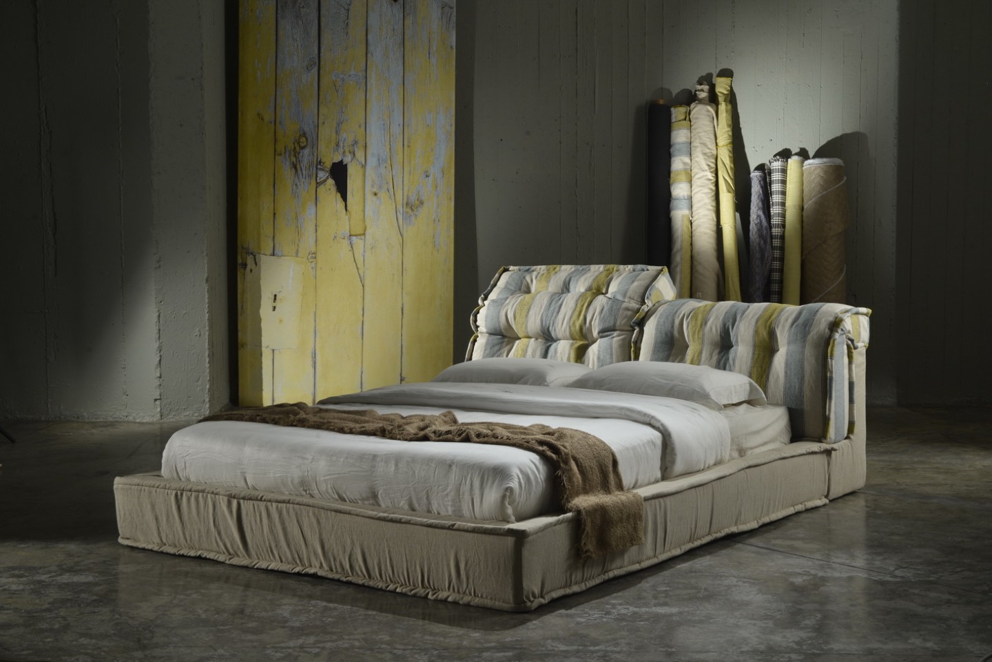 THE CLAIRE BED