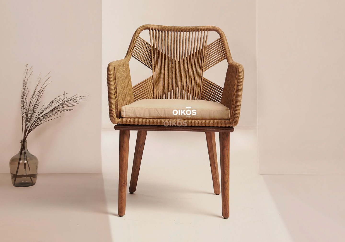 THE ECHO DINING CHAIR