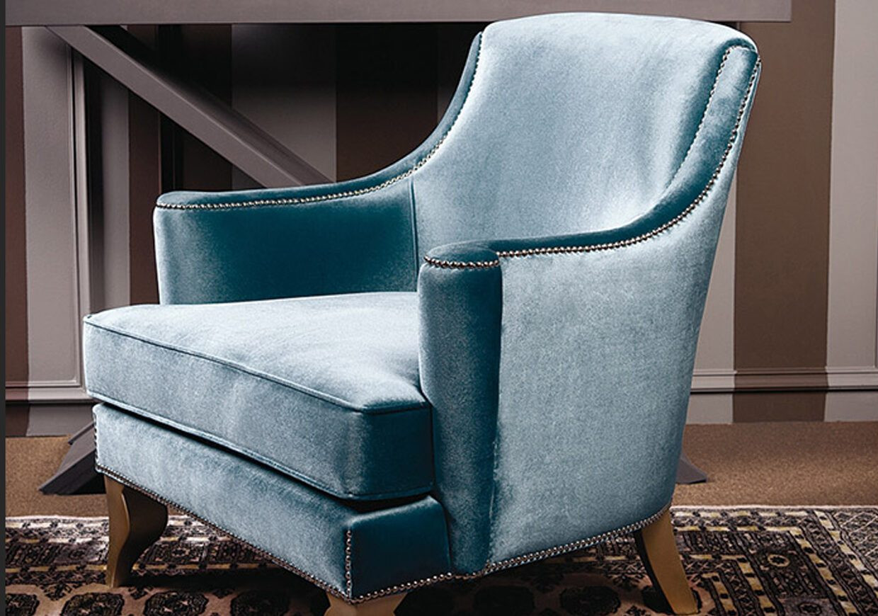 THE ELEGANT CLASSIC ARMCHAIR