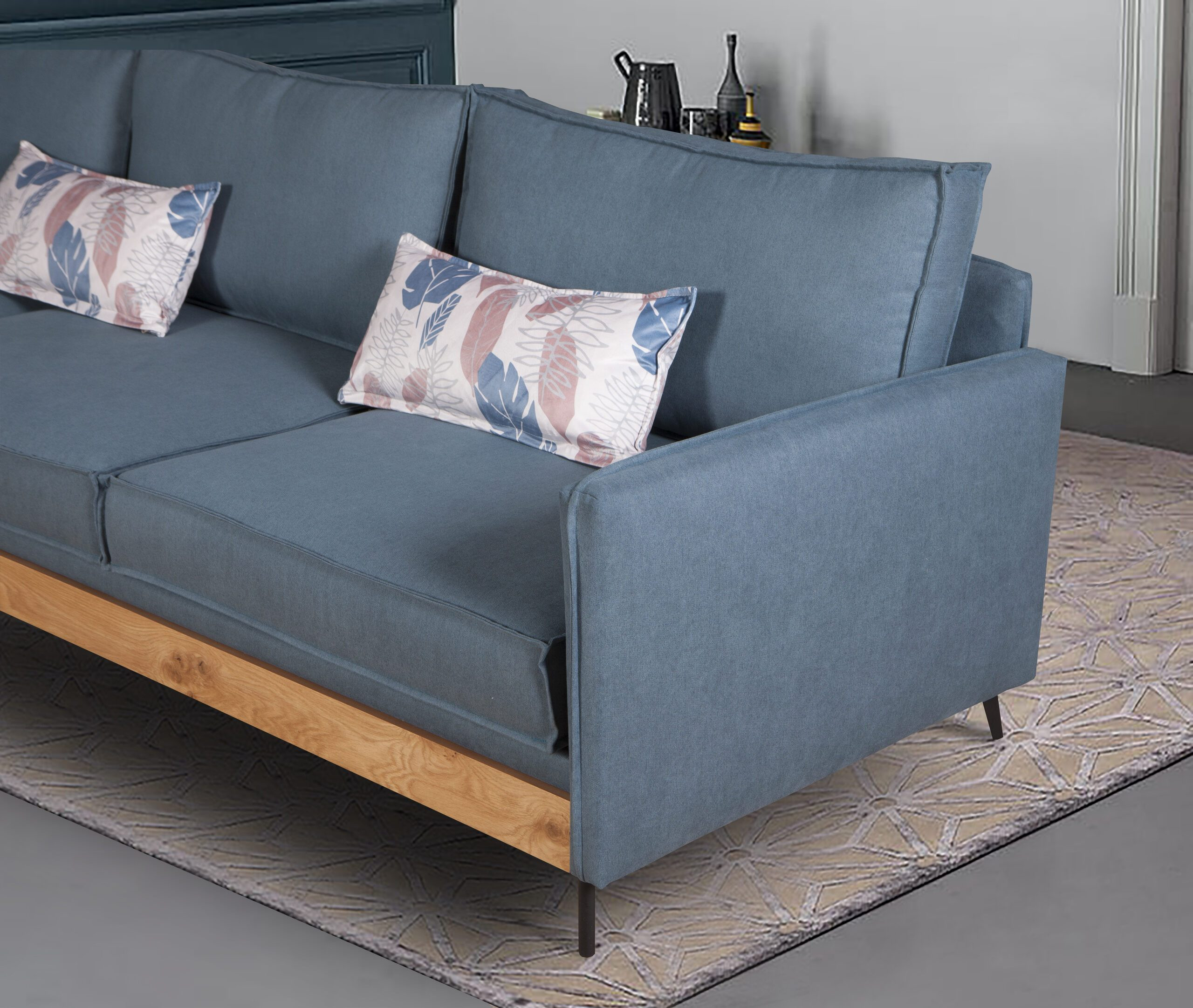 THE EVELYN SOFA