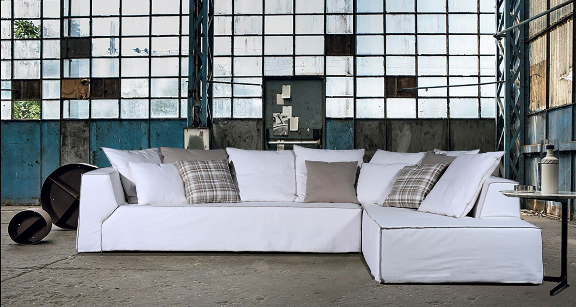 THE KYLLIE SOFA