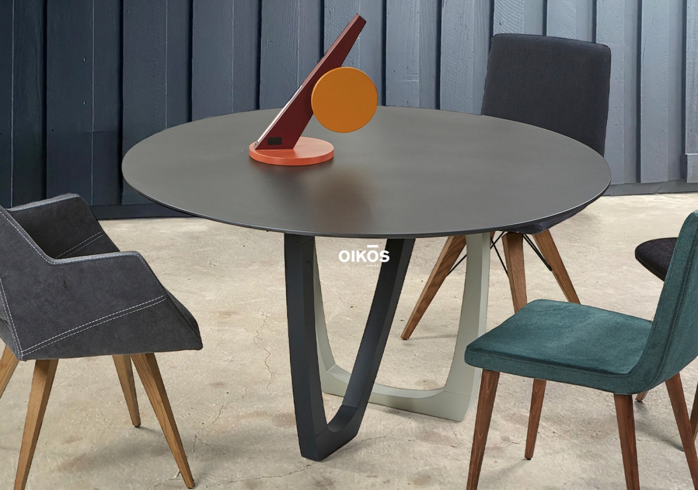 THE ORION DINNER TABLE