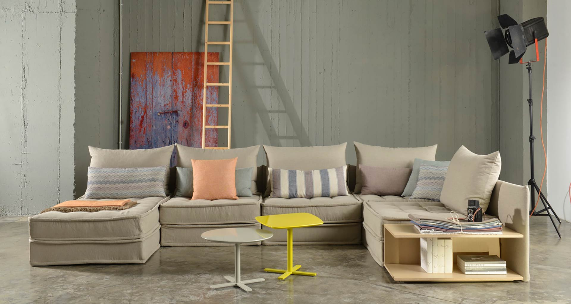 THE RAQEL SOFA