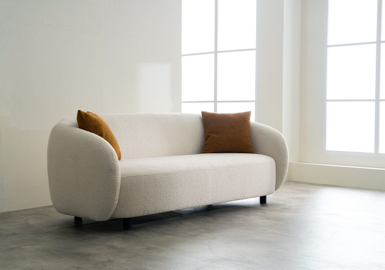 THE DAHLIA SOFA