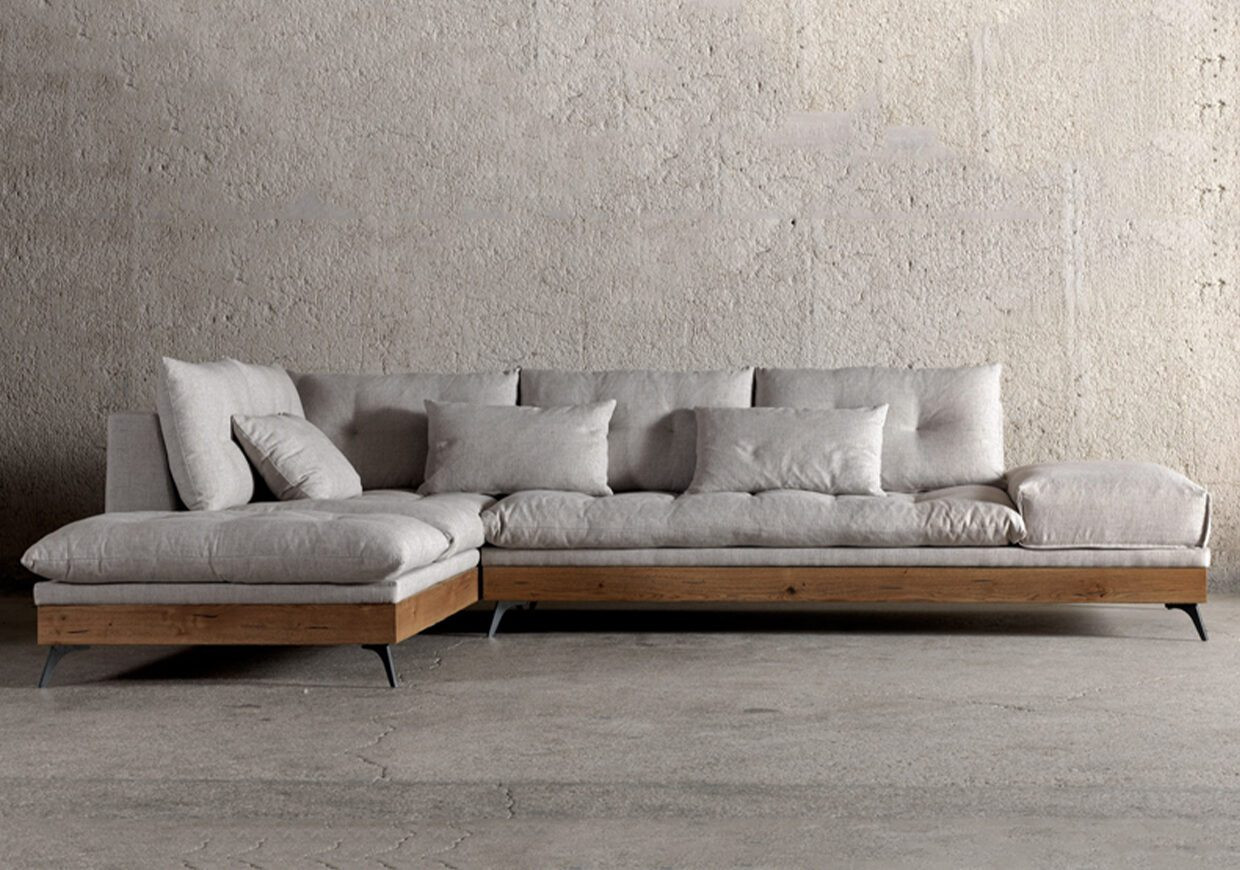 THE LOCKWOOD SOFA