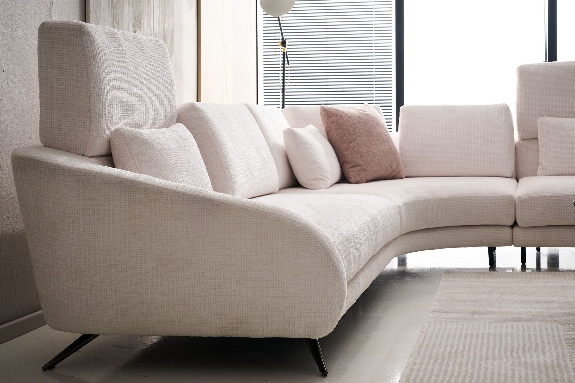 THE MINIMAL CORNER SOFA